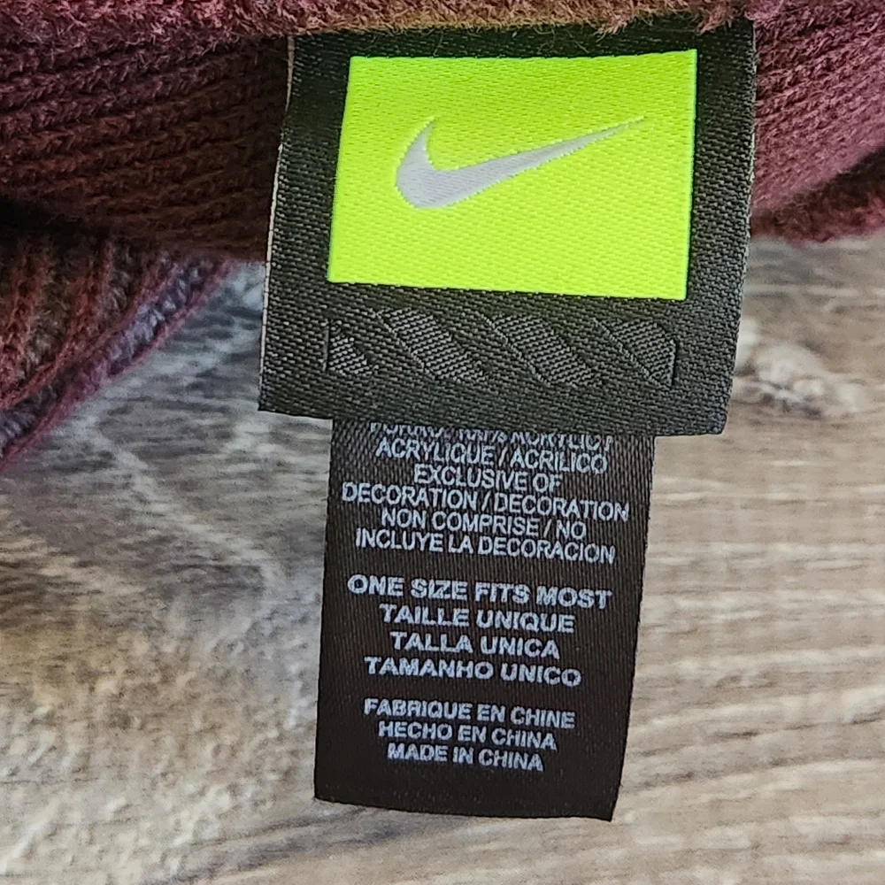 Nike Golf Sportswear Adult‎ Unisex Maroon Cuffed Winter Snow Beanie 932479-652